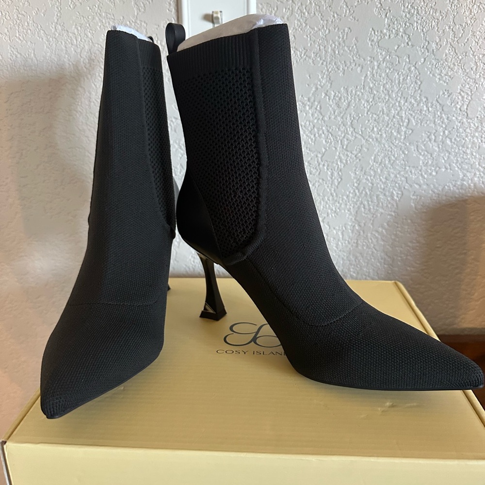 Cosy Island SleekKnit Pointed Toe Sock Ankle Boots - Picture 3 of 10